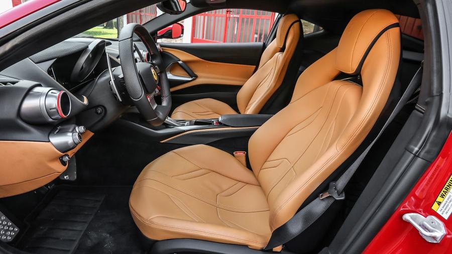 Интерьер Ferrari 812 Superfast 2017 года  (фото 62 из 91)